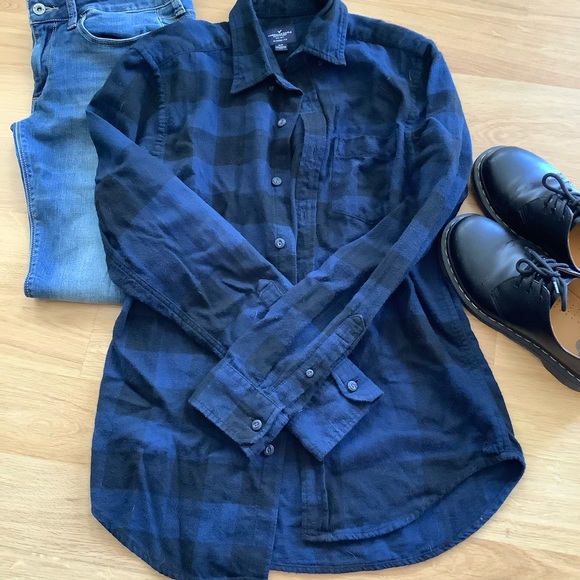 American Eagle Outfitters Other - Black/Navy Flannel